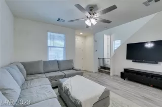 Photo #5: 2734850 Listing 