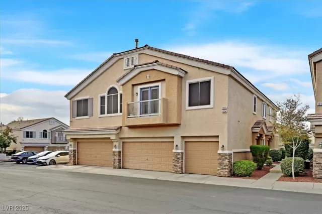 MLS: 2734860 Condo For Sale