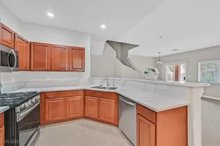 Photo #4: 2734860 Listing 