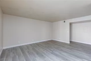 Photo #4: 2734864 Listing 