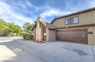 Photo #2: 2734880 Listing