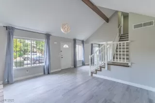 Photo #3: 2734880 Listing