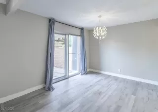 Photo #6: 2734880 Listing