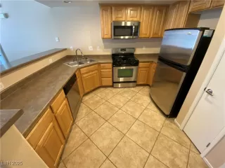 Photo #3: 2734885 Listing 