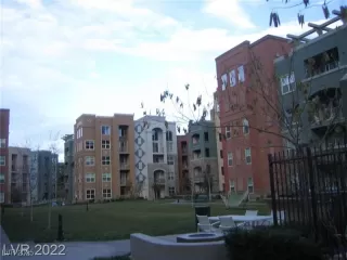 Photo #1: 2734886 Listing 