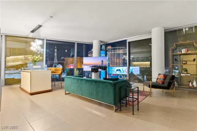 MLS: 2734892 Condo For Sale