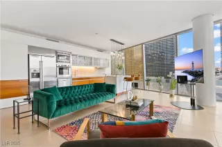 Photo #3: 2734892 Listing