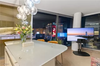 Photo #4: 2734892 Listing