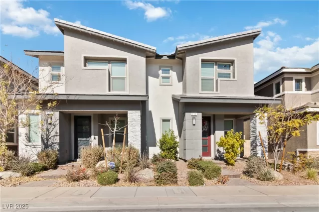 MLS: 2734903 Condo For Sale