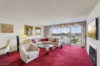 Photo #5: 2734910 Listing