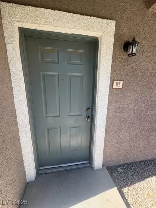 Photo #1: 2734943 Listing 