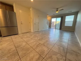 Photo #2: 2734977 Listing 