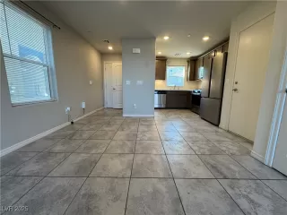 Photo #4: 2734977 Listing 