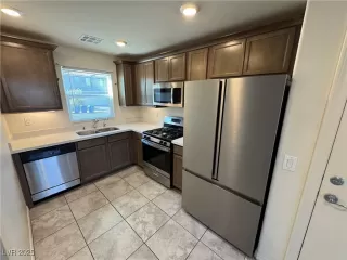 Photo #5: 2734977 Listing 