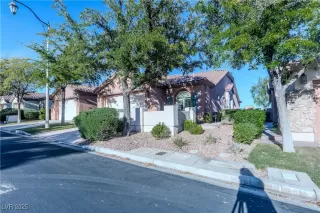 Photo #1: 2734996 Listing 