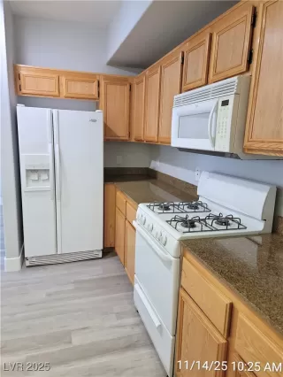 Photo #3: 2735023 Listing 