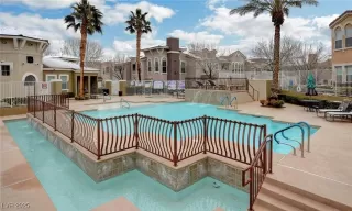 Photo #4: 2735023 Listing 