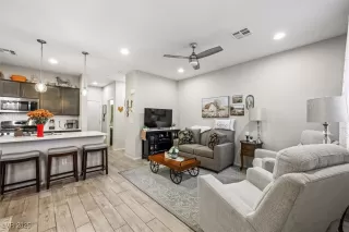 Photo #3: 2735028 Listing 