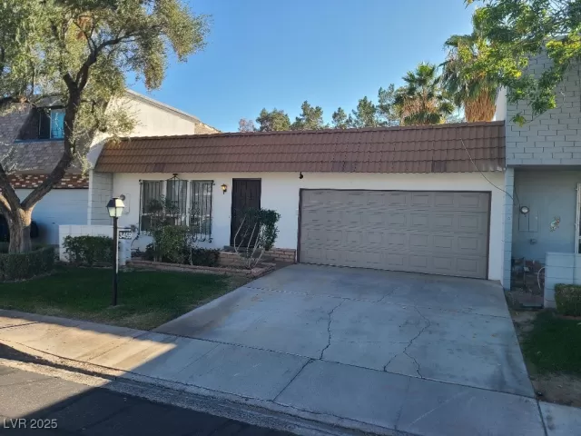 MLS: 2735040 Condo For Sale