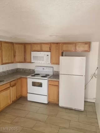 Photo #3: 2735040 Listing 