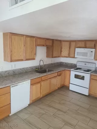 Photo #4: 2735040 Listing 