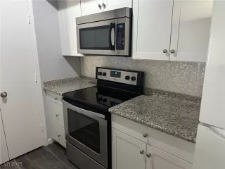 Photo #1: 2735073 Listing 