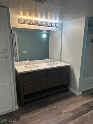 Photo #3: 2735073 Listing 