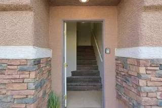 Photo #3: 2735106 Listing