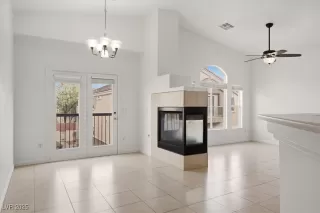 Photo #5: 2735106 Listing