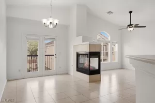 Photo #6: 2735106 Listing