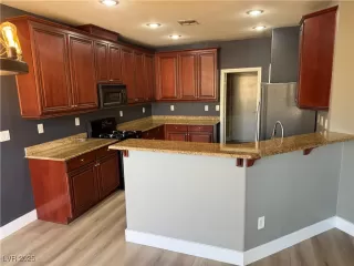 Photo #6: 2735112 Listing 