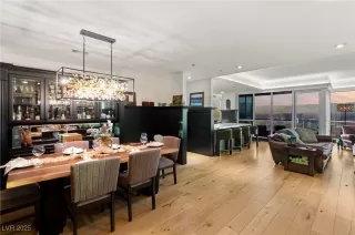 Photo #1: 2735135 Listing