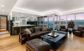 Photo #4: 2735135 Listing