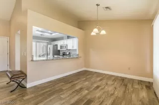 Photo #3: 2735156 Listing