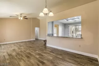 Photo #4: 2735156 Listing