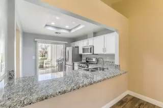 Photo #6: 2735156 Listing