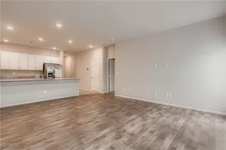 Photo #4: 2735160 Listing 