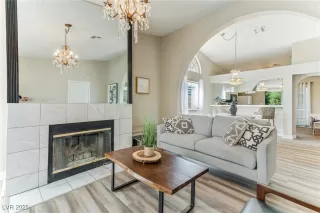 Photo #3: 2735167 Listing 