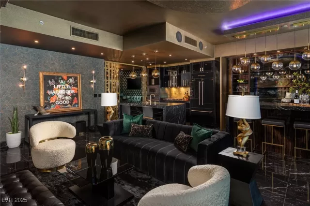 MLS: 2735187 Condo For Sale