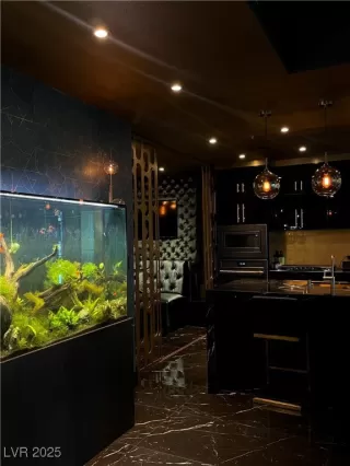 Photo #4: 2735187 Listing 