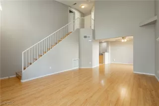 Photo #5: 2735188 Listing 