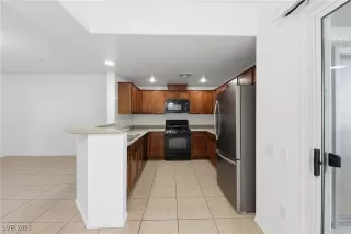 Photo #6: 2735209 Listing 