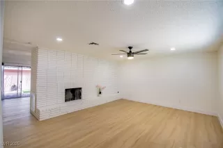 Photo #5: 2735220 Listing