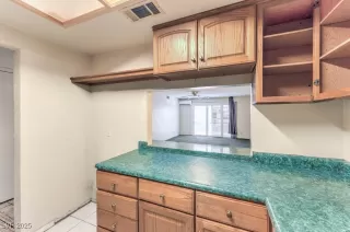 Photo #3: 2735276 Listing