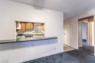 Photo #6: 2735276 Listing