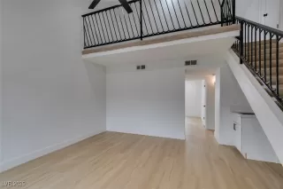 Photo #4: 2735318 Listing