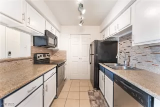 Photo #6: 2735348 Listing 