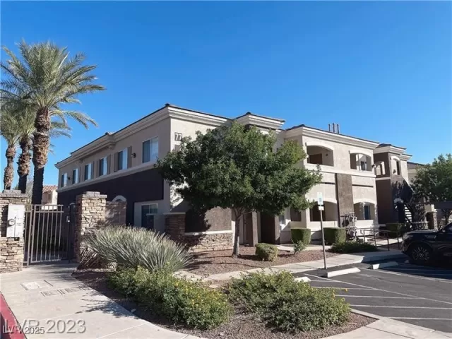 MLS: 2735387 Condo For Sale