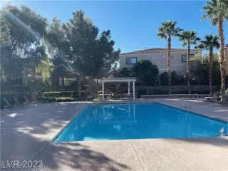 Photo #2: 2735387 Listing