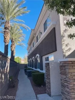 Photo #4: 2735387 Listing